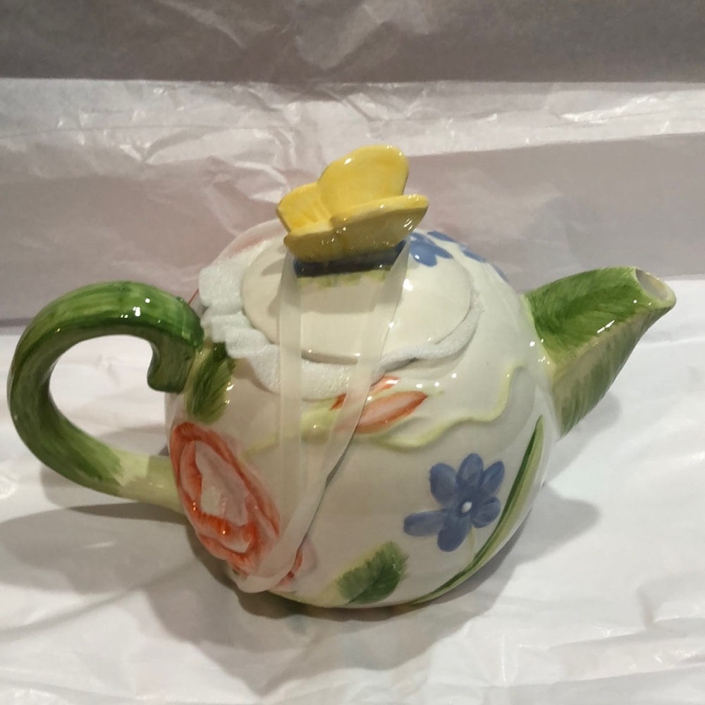 Cream blue and orange flowers green spout yellow‎ butterfly ceramic tea pot new